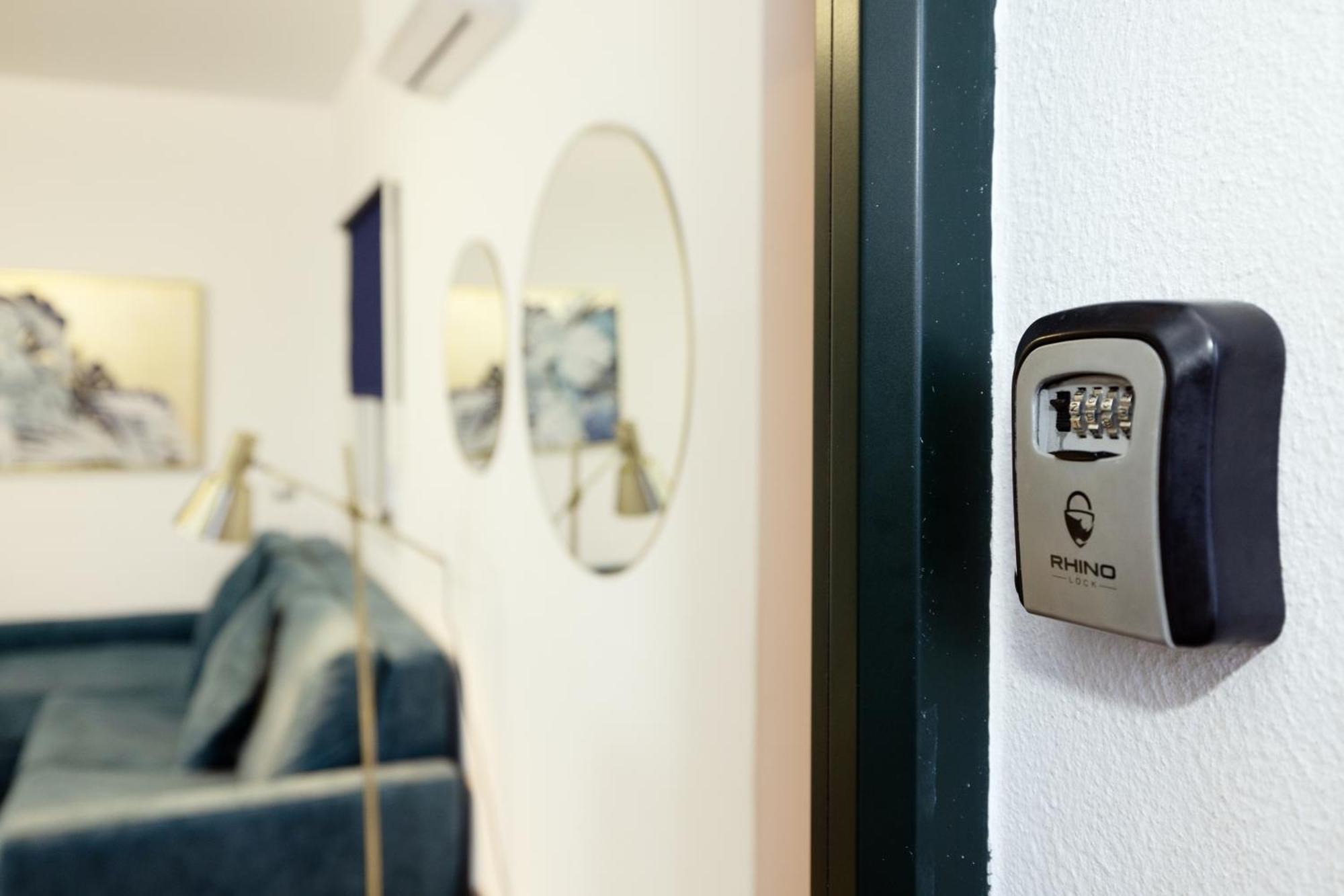 Apartamentos Trianasol Севилья Экстерьер фото