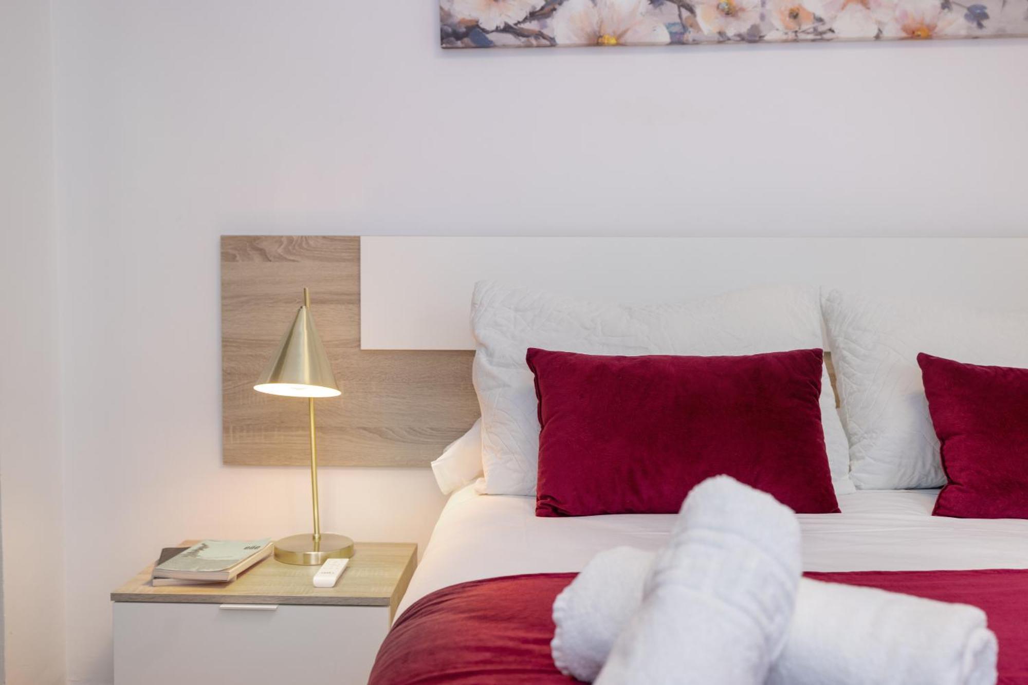 Apartamentos Trianasol Севилья Экстерьер фото